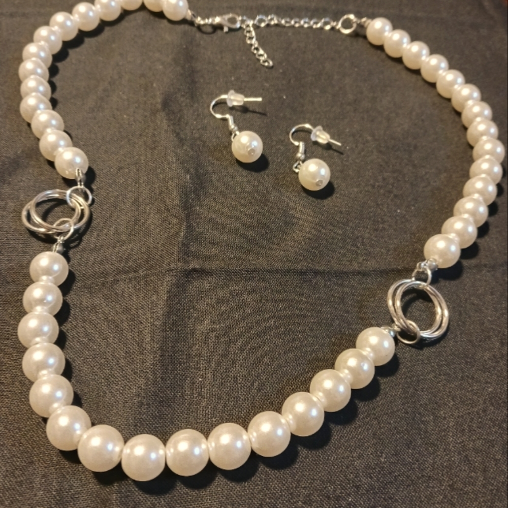 Very White Plastic-Pearl Necklace.